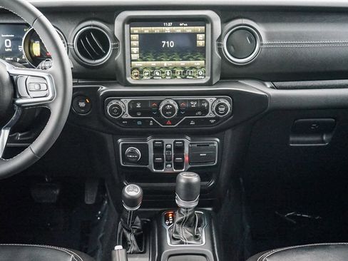 Used 2023 Jeep Wrangler Sahara image 12