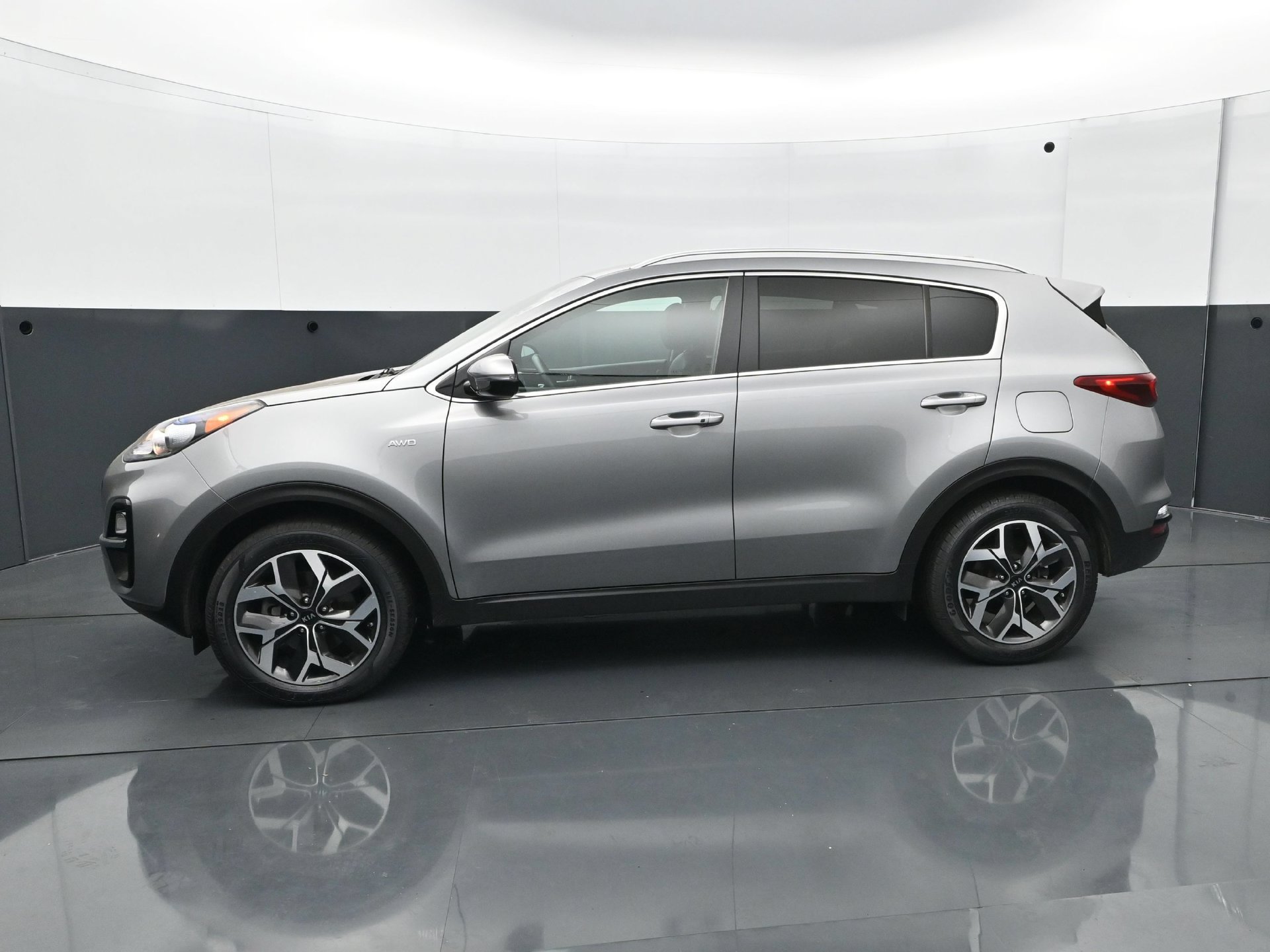 Used 2021 Kia Sportage EX AWD/4WD image 3