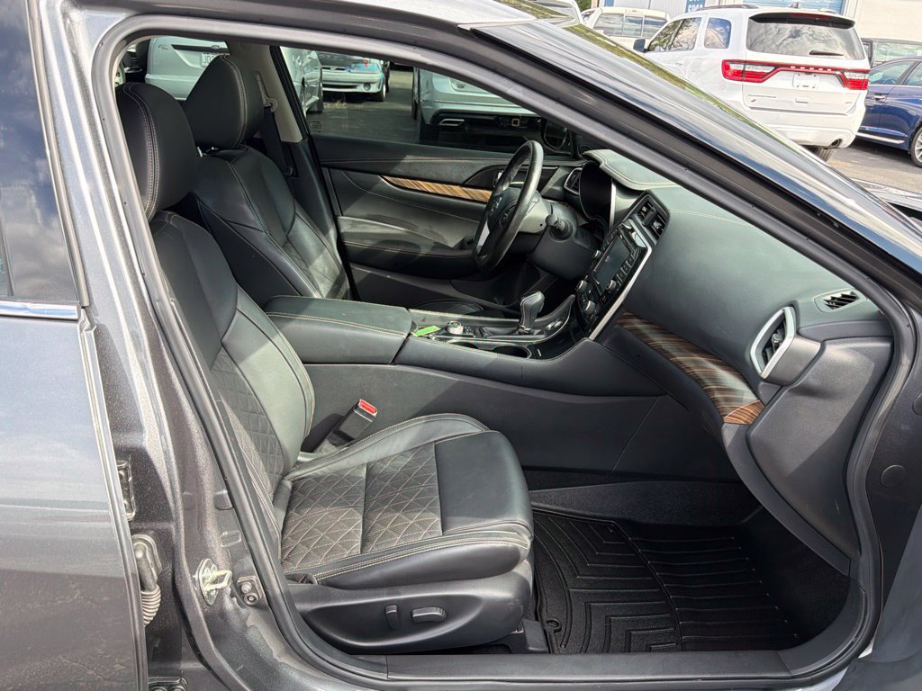 Used 2017 Nissan Maxima Platinum FWD image 15