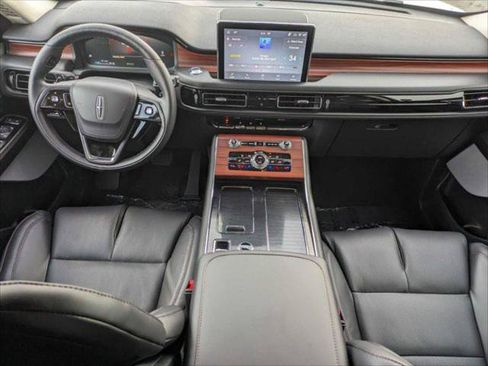 Used 2023 Lincoln Aviator Reserve w/ Equipment Group 201A AWD/4WD image 11