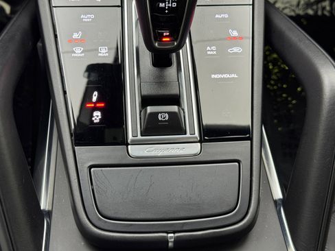 Used 2022 Porsche Cayenne Turbo S image 35