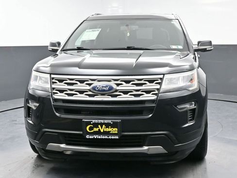 Used 2018 Ford Explorer XLT w/ Equipment Group 201A image 5