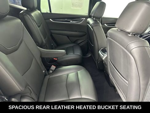 Used 2022 Cadillac XT6 Premium Luxury w/ Technology Package AWD/4WD image 32