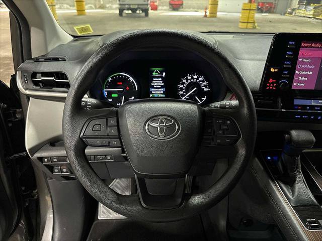 Certified 2022 Toyota Sienna LE FWD image 19