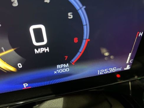 Used 2025 Chevrolet Trax RS FWD image 11