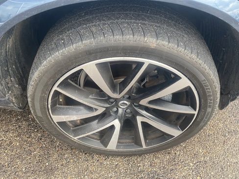 Used 2018 Volvo XC90 T6 Momentum w/ Convenience Package image 23