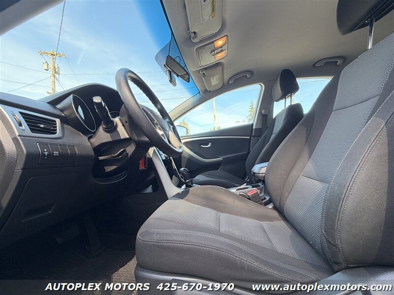 Used 2016 Hyundai Elantra GT FWD image 11
