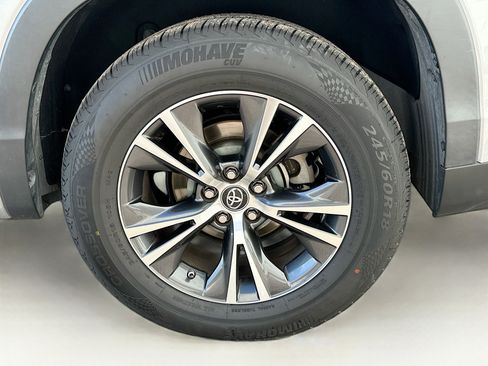 Used 2016 Toyota Highlander XLE image 11