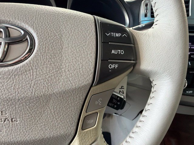 Used 2011 Toyota Avalon FWD image 16