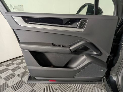 New 2026 Porsche Cayenne image 25