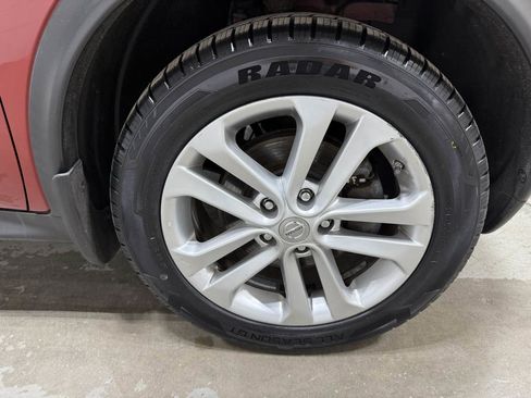 Used 2014 Nissan Juke SV AWD/4WD image 6