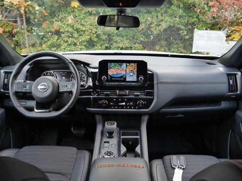 Certified 2025 Nissan Pathfinder Rock Creek image 9