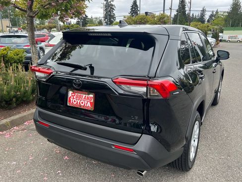 Certified 2025 Toyota RAV4 LE AWD/4WD image 7