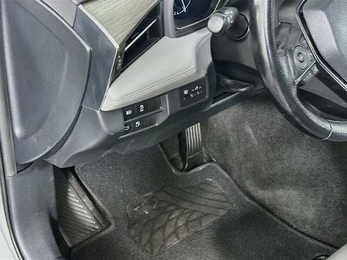 Used 2020 Toyota Avalon XLE FWD image 17