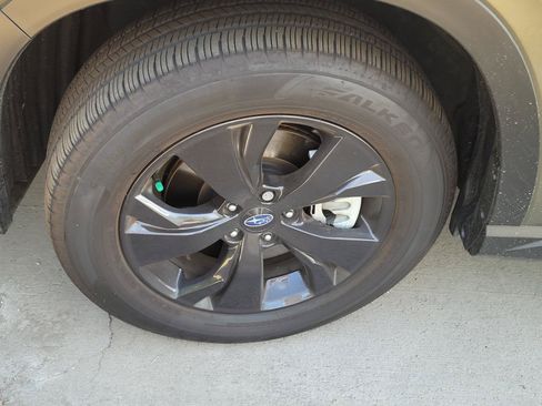 Used 2026 Subaru Ascent Premium AWD/4WD image 2
