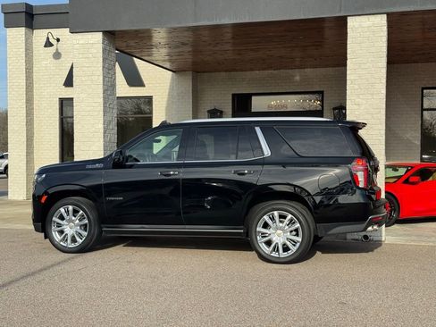 Used 2023 Chevrolet Tahoe High Country w/ Premium Package 2 RWD image 8
