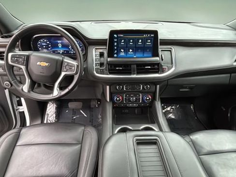 Used 2024 Chevrolet Suburban LT image 16
