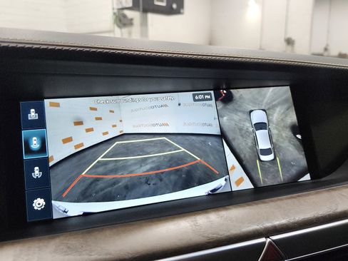 Used 2021 Genesis G90 3.3T Premium image 8