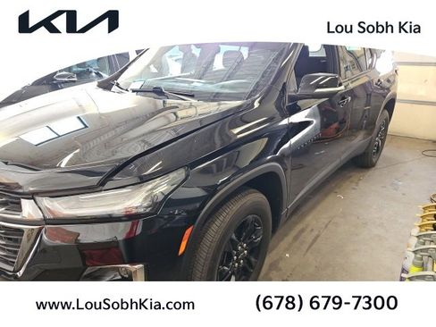 Used 2023 Chevrolet Traverse LT image 1