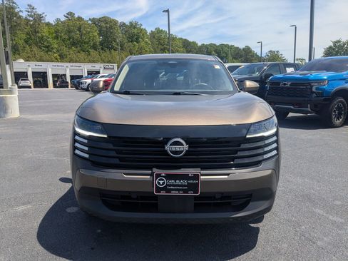 Used 2025 Nissan Kicks SV FWD image 2