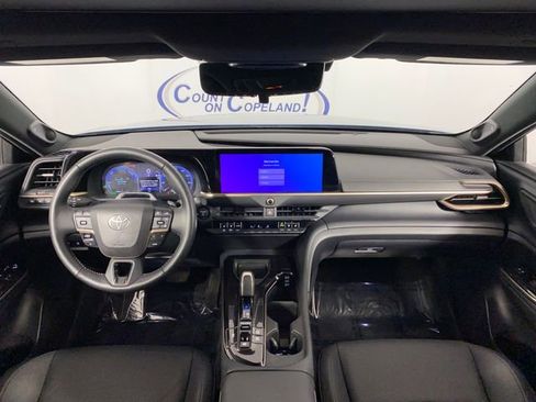 Certified 2025 Toyota Crown Signia Limited w/ Advanced Technology Package image 12