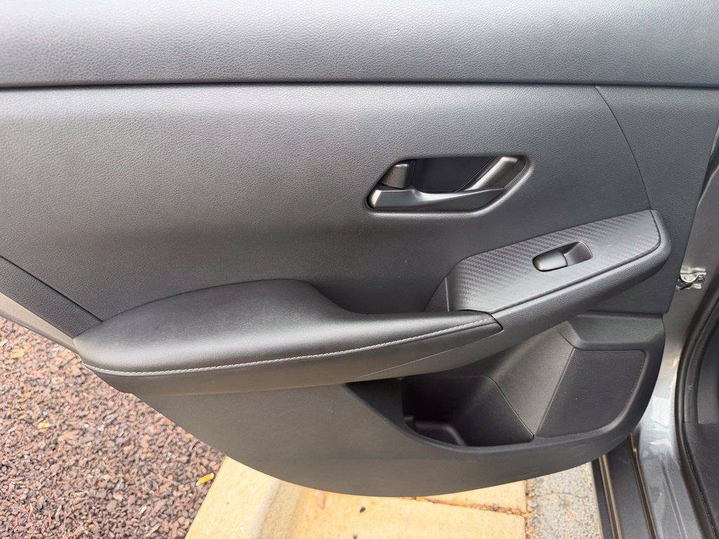 Used 2024 Nissan Sentra SV FWD image 13
