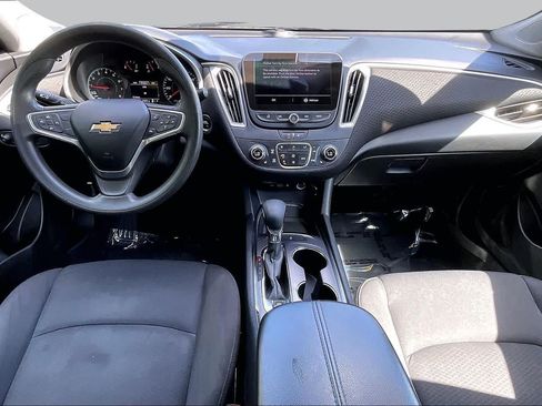 Used 2022 Chevrolet Malibu LT FWD image 15