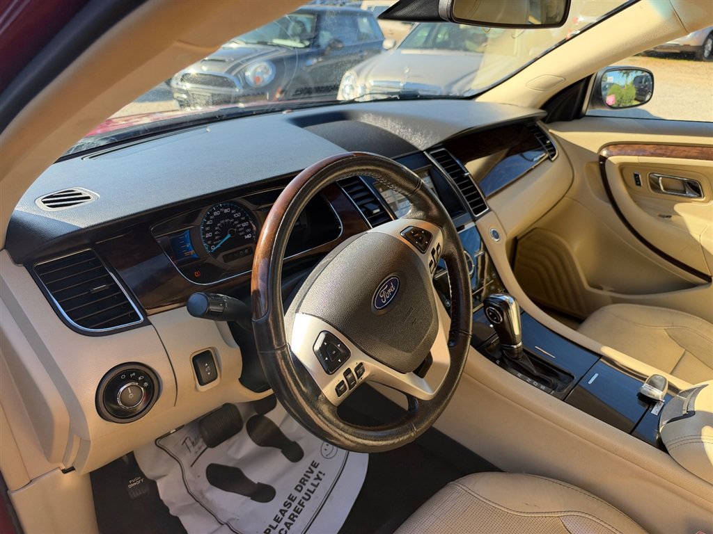 Used 2017 Ford Taurus Limited FWD image 11