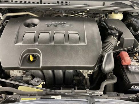 Used 2017 Toyota Corolla LE image 30