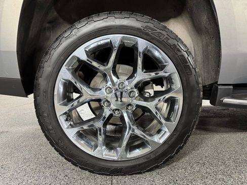 Used 2017 Cadillac Escalade Luxury image 9