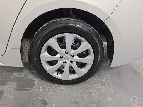Certified 2024 Toyota Corolla LE FWD image 27