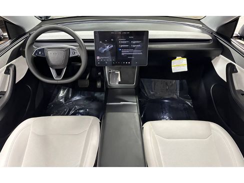 Used 2026 Tesla Model Y Long Range image 23