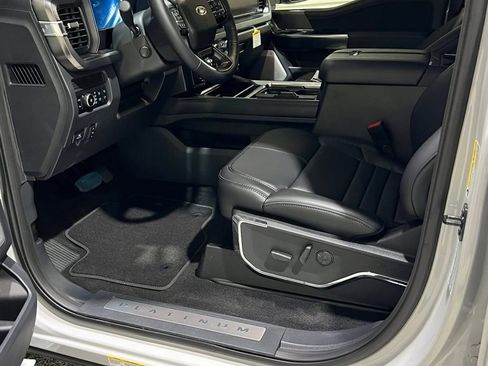 Used 2026 Ford F450 Platinum w/ FX4 Off-Road Package image 7