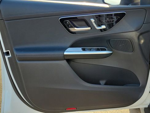 Used 2024 Mercedes-Benz GLC 300 4MATIC image 13