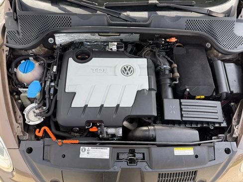 Used 2013 Volkswagen Beetle TDI FWD image 34
