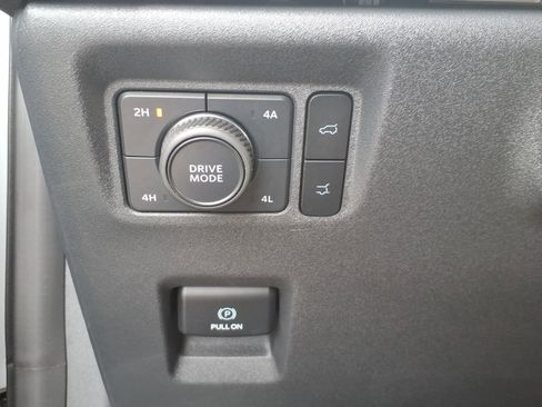 Used 2025 Ford Expedition Platinum AWD/4WD image 15