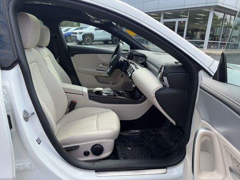 Used 2022 Mercedes-Benz CLA 250 image 15