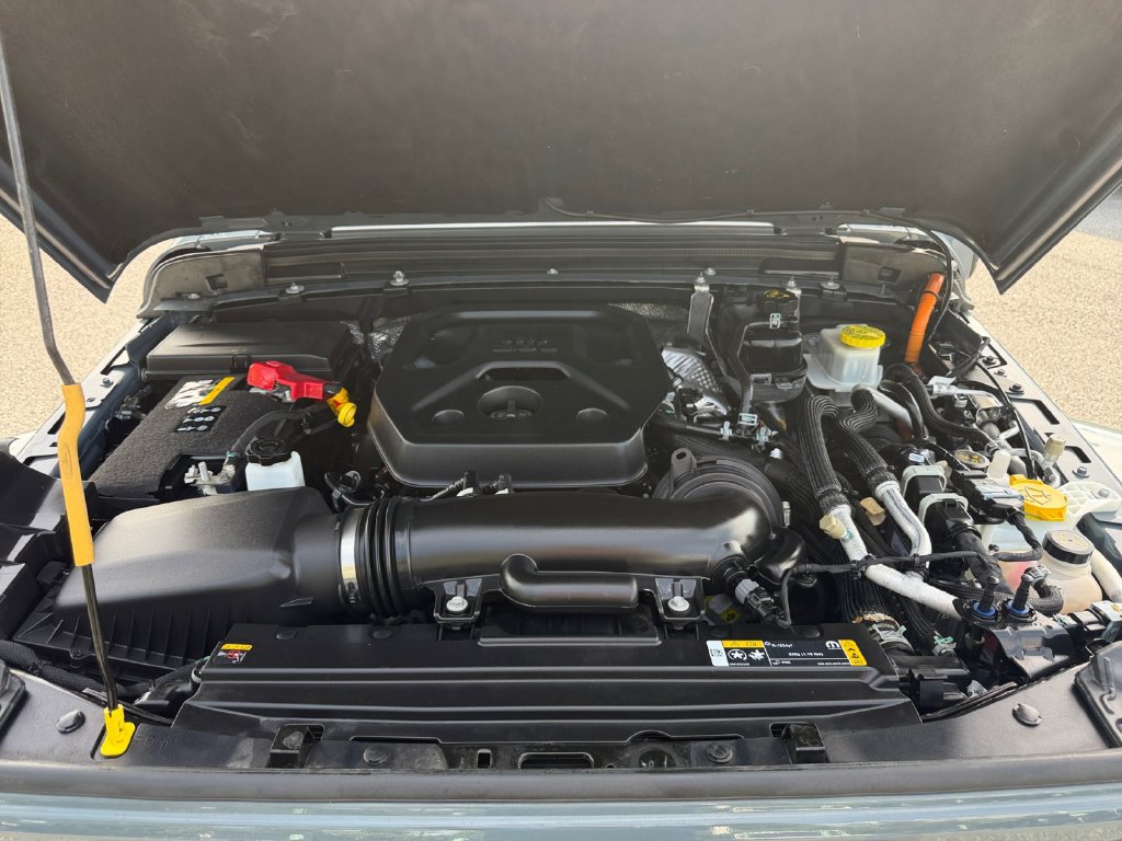 Used 2024 Jeep Wrangler Unlimited AWD/4WD image 18