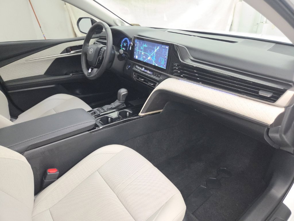 Used 2026 Toyota Camry XLE w/ Premium Plus Package AWD/4WD image 15