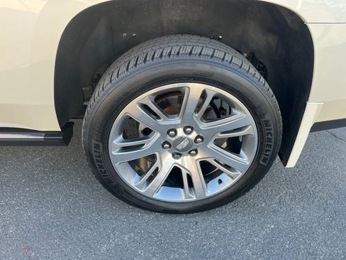 Used 2015 Cadillac Escalade Premium image 46