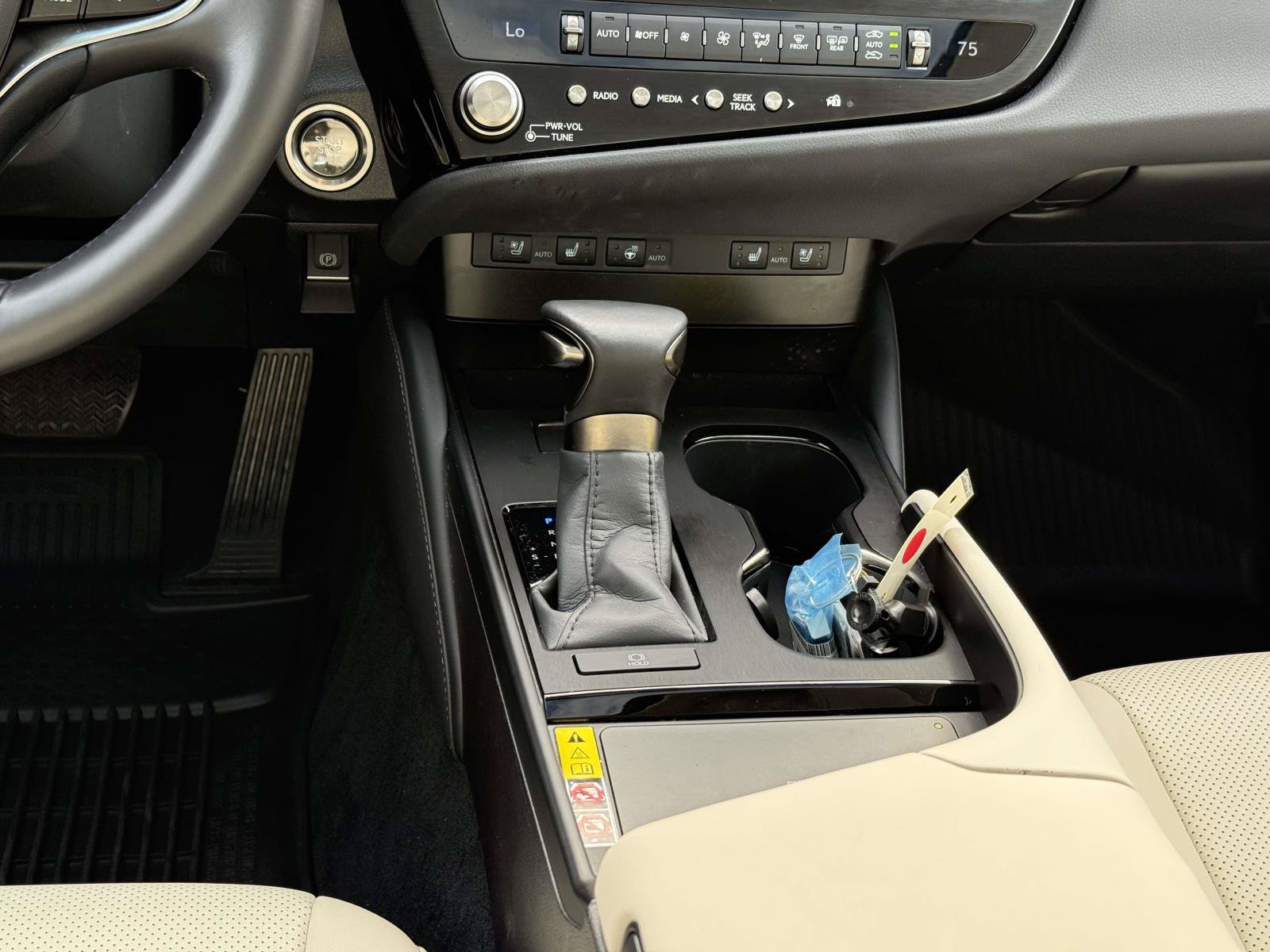 Used 2025 Lexus ES 350 w/ Premium Package FWD image 19