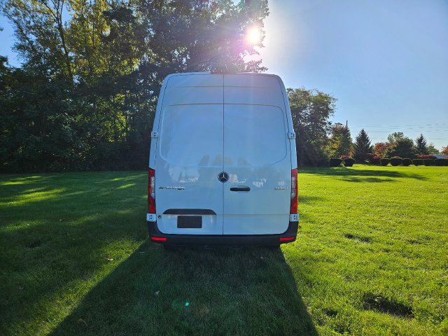 Used 2025 Mercedes-Benz Sprinter 2500 image 7