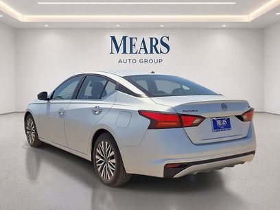 Used 2023 Nissan Altima 2.5 SV