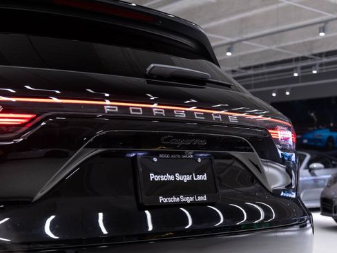 Certified 2023 Porsche Cayenne image 32