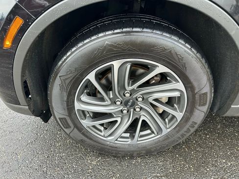 Used 2022 Lincoln Aviator AWD image 9