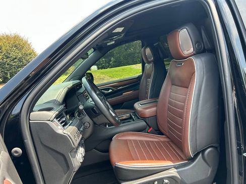 Used 2023 GMC Yukon Denali Ultimate AWD/4WD image 43