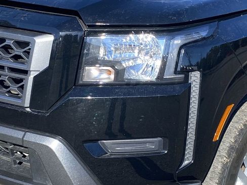 Used 2023 Nissan Frontier SV image 34