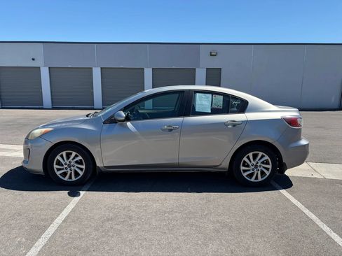 Used 2013 MAZDA MAZDA3 i Touring FWD image 11