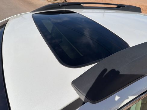 Used 2010 Subaru Outback 2.5i Limited image 14