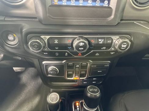 Used 2021 Jeep Wrangler Unlimited Sport image 23
